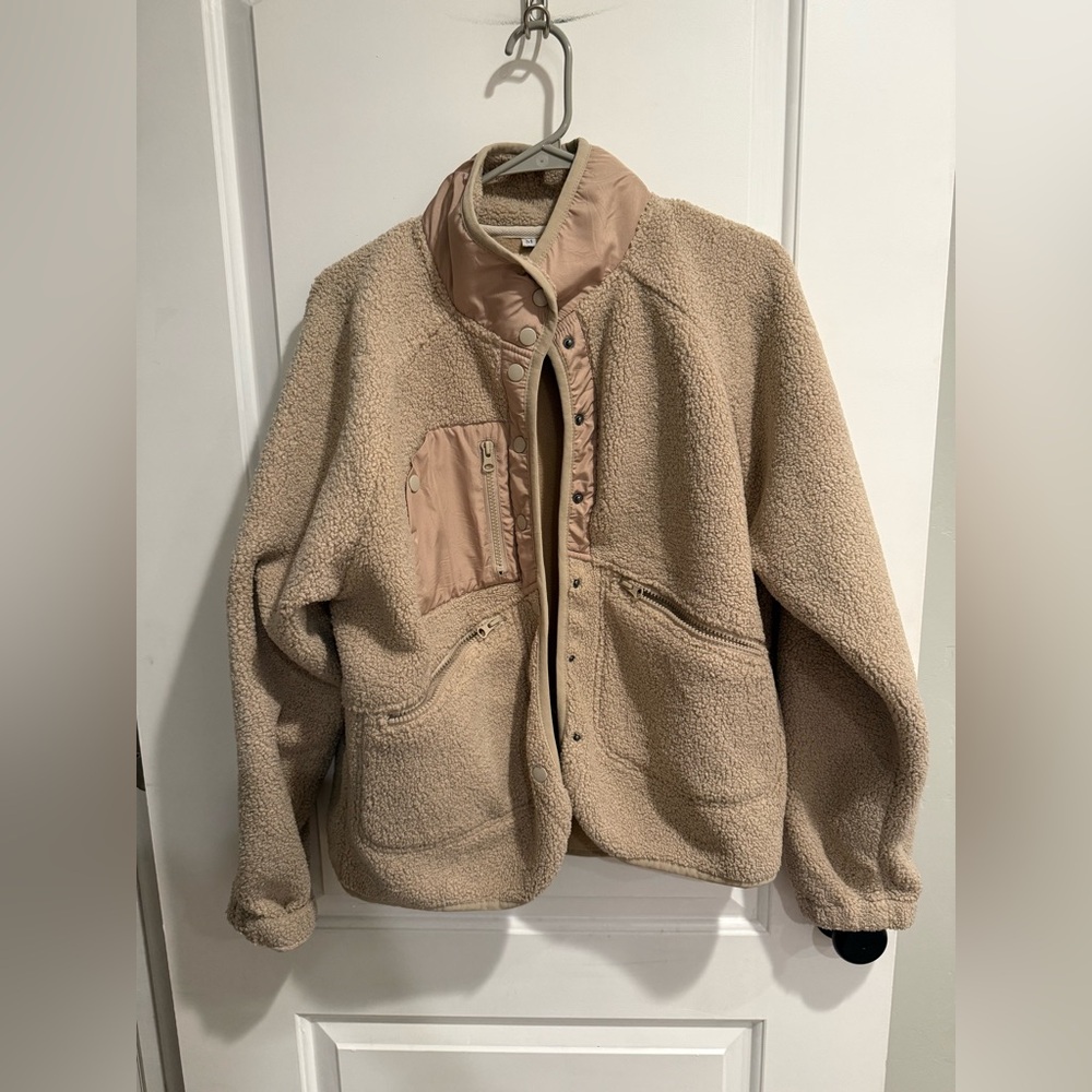 women’s tan fleece jacket!